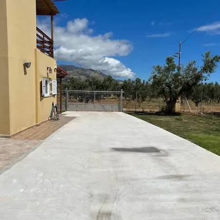 Villa Elena νεαπολη βοιών *