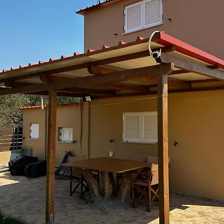 Villa Elena νεαπολη βοιών *