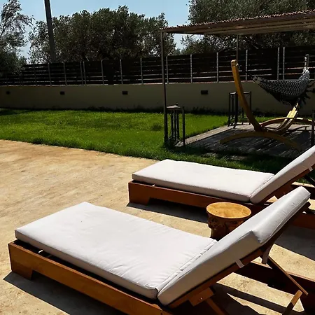 Villa Elena νεαπολη βοιών