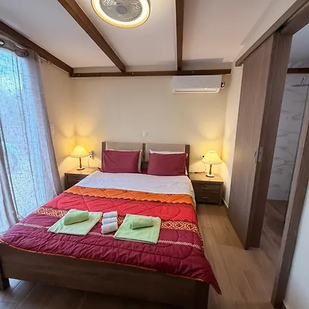 Villa Elena νεαπολη βοιων