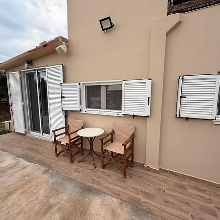 Elena νεαπολη βοιων Villa
