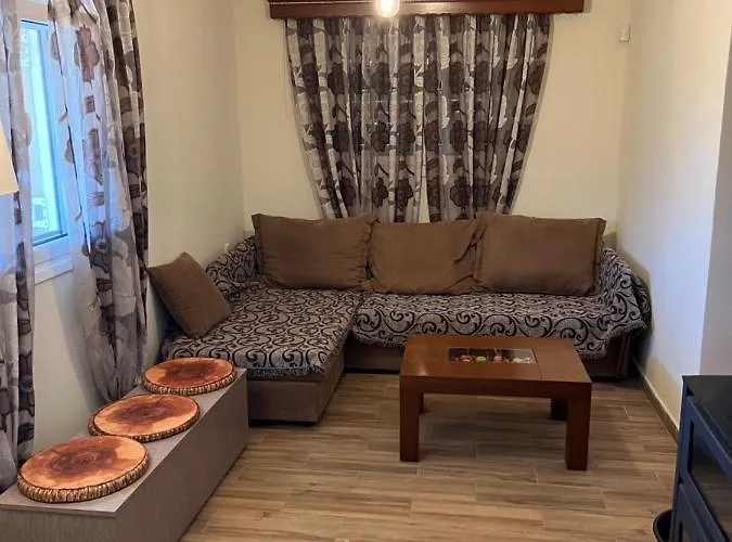 Villa Elena νεαπολη βοιων *