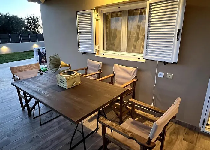 ヴィラ Elena νεαπολη βοιων