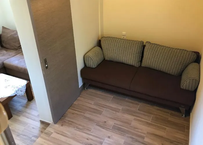 Elena νεαπολη βοιων *