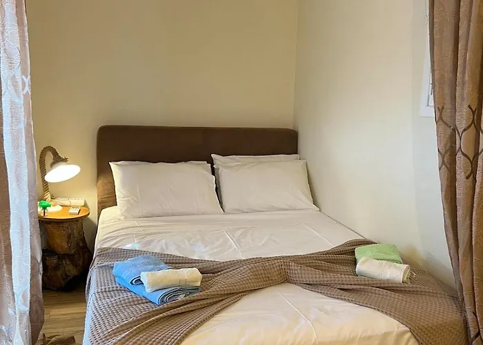 Villa Elena νεαπολη βοιων *